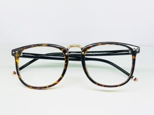 TORTOISESHELL EYEGLASS FRAME